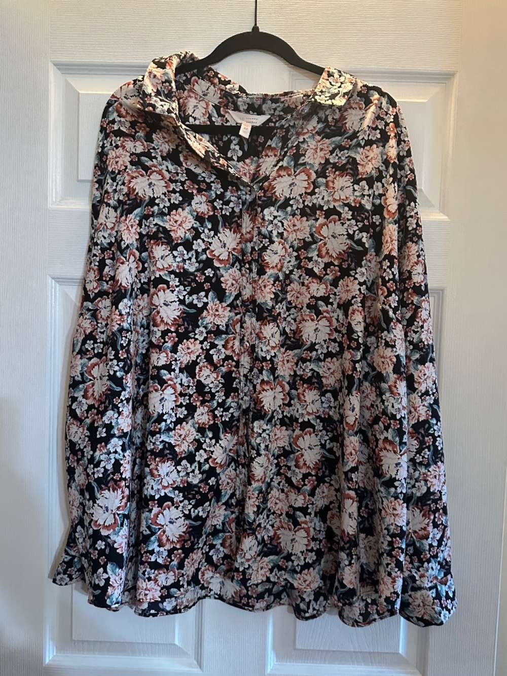 LC Lauren Conrad Floral Blouse 4X Plus Size Black Pink Long Sleeve